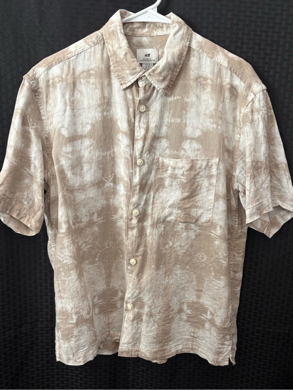 H&M Men's Short-Sleeve Button-Down Shirt in Beige and Off-White Tie-Dye